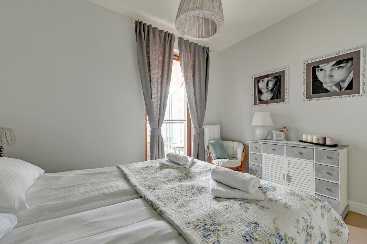 Apartments Riva - Nadmorski Dwor Premium Danzica Esterno foto